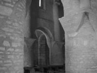 Interiér kostela St. Martin s mohutnými pilíři